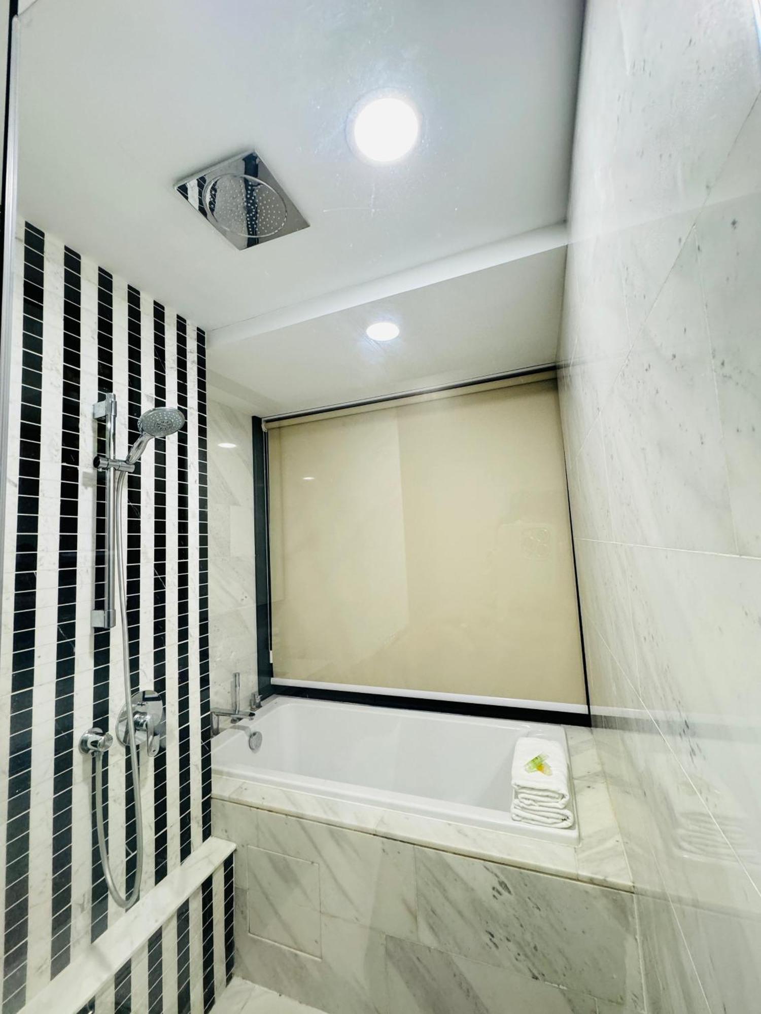 Eaton Service Apartment At Klcc Kuala Lumpur Exterior foto